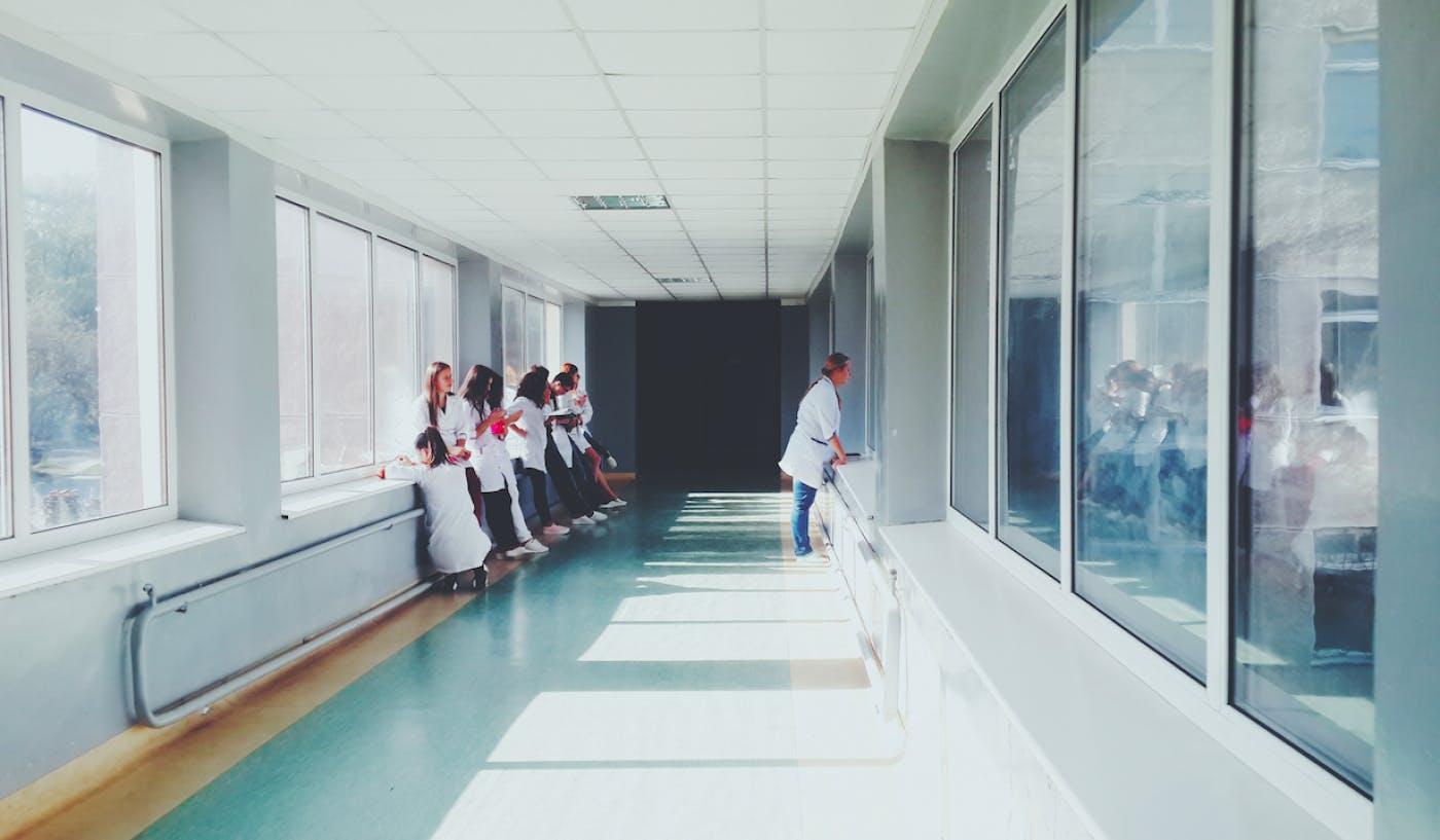 ScreenCloud Article - Four Areas Crucial to the Adoption of Healthcare’s Connected Space